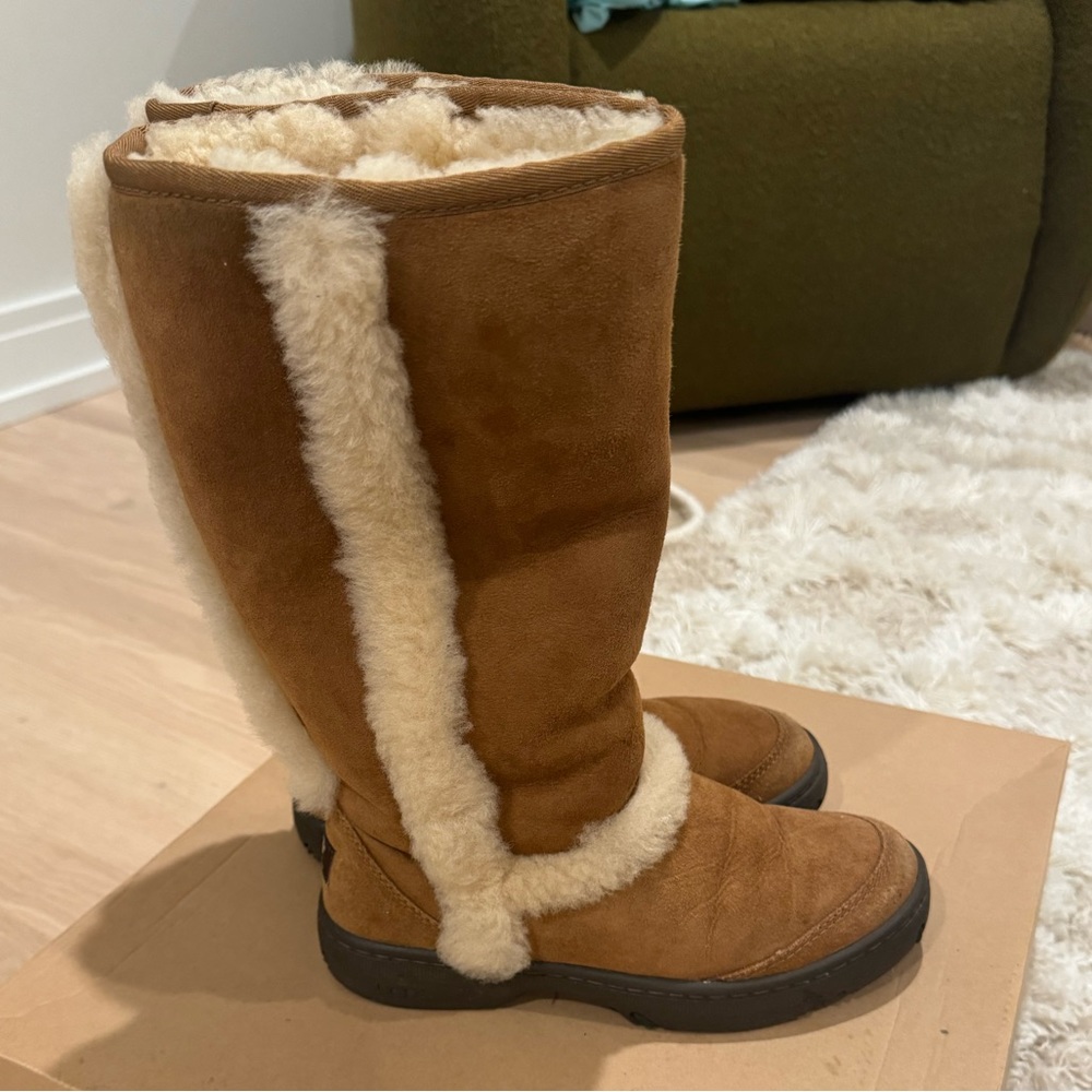 UGG Sunburst Tall in Chestnut